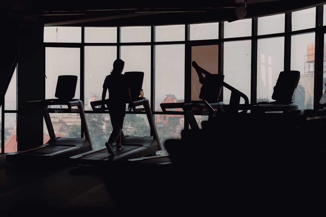 How to Train with Apple Watch Heart-Rate Zones on the Treadmill