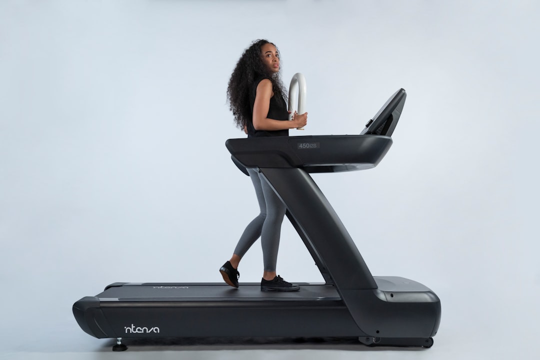 Incline Walking vs. Running: Which Burns More Fat?